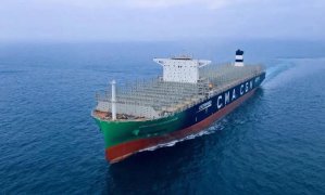 超大型集裝箱船紛至沓來