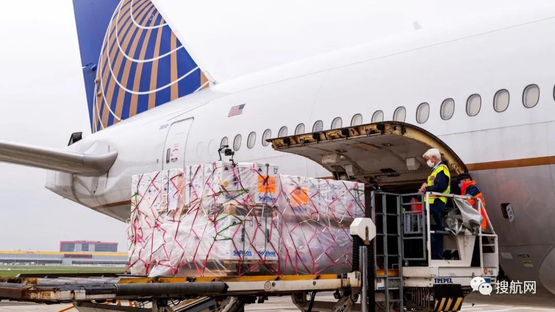 貨運(yùn)填補(bǔ)航空缺口,全球最大貨運(yùn)機(jī)場(chǎng)貨運(yùn)量下降7%,客運(yùn)量下降87%