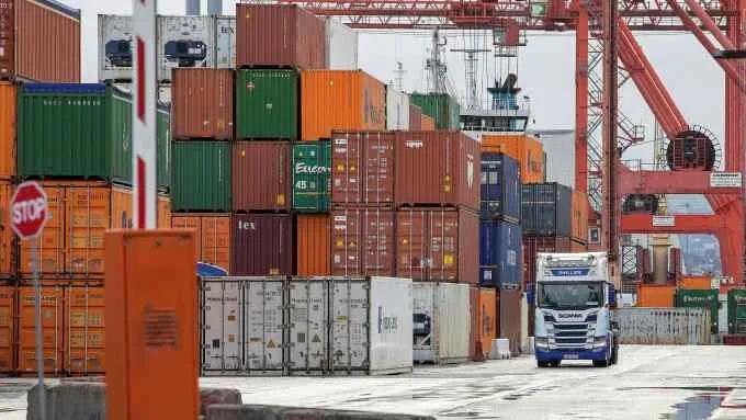 11月份訂單還在等待發(fā)貨!集裝箱短缺需求回升導(dǎo)致海運(yùn)成本翻三倍!全球供應(yīng)鏈遭破壞