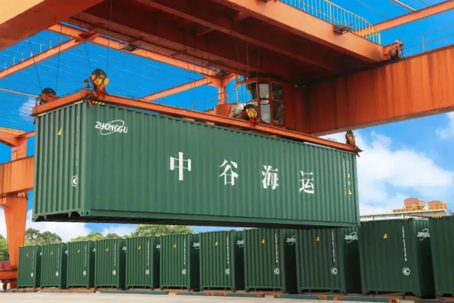 國內(nèi)班輪商擴(kuò)大運力，中谷物流45億建造12艘箱船，太倉港集裝箱海運訂造3艘新船