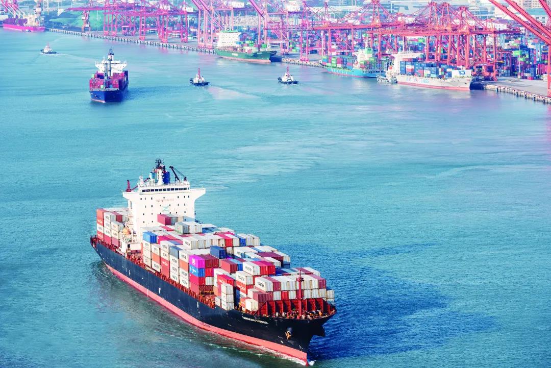 又雙叒叕有箱子墜海了，惡劣天氣不是唯一原因