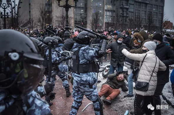 全球多國發生大騷亂，荷蘭、印度、澳大利亞、俄羅斯爆發抗議活動！
