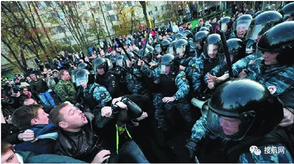 全球多國發生大騷亂，荷蘭、印度、澳大利亞、俄羅斯爆發抗議活動！