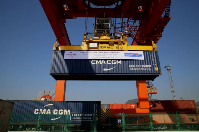 加強(qiáng)陸上運(yùn)營(yíng)，馬士基、中遠(yuǎn)海運(yùn)、達(dá)飛、MSC開(kāi)通新鐵路班列