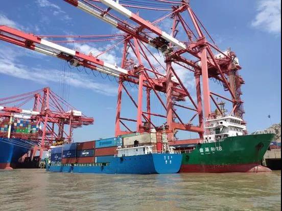 船外再靠船，碼頭這是啥操作？