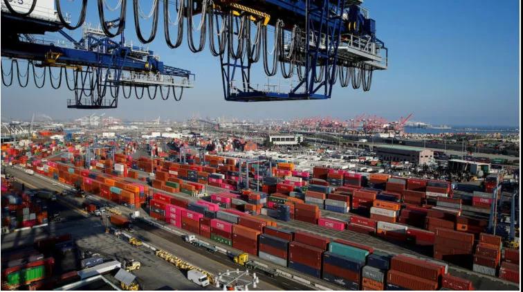 "不運(yùn)貨, 運(yùn)空箱!" 10倍利潤(rùn)驅(qū)使, 船公司實(shí)力上演"搶箱"大戰(zhàn)! ... 反正橫豎都是賺！