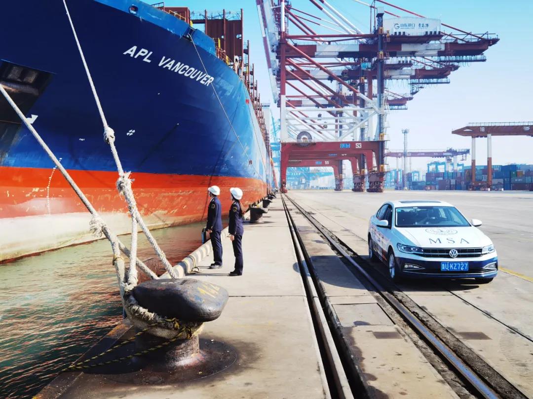 328米長大集裝箱船驚現5米裂縫，已返航青島進行貨物轉移及維修作業