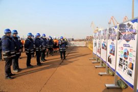 天津港來了一批“散改集”新型直裝設備