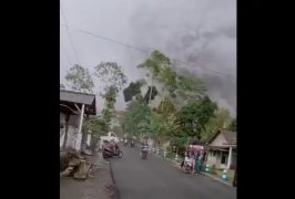 太恐怖！這個國家火山大爆發(fā)，濃煙蔽日宛如世界末日，已造成13人死亡