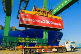 天津港年集裝箱吞吐量，首次突破2000萬標準箱！