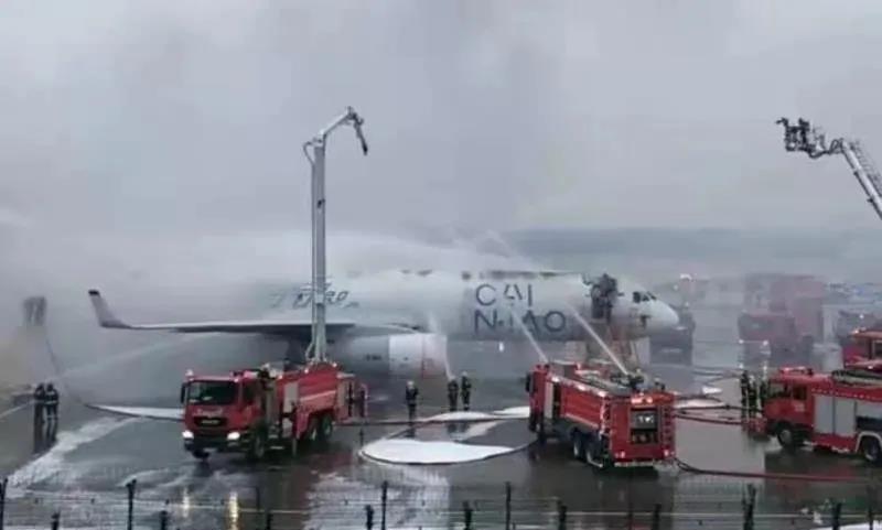 凌晨緊急突發！一機場貨機起火，正發往這個國家！