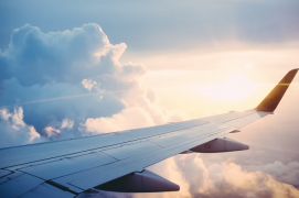 三月，跨太平洋航線的空運價格攀升